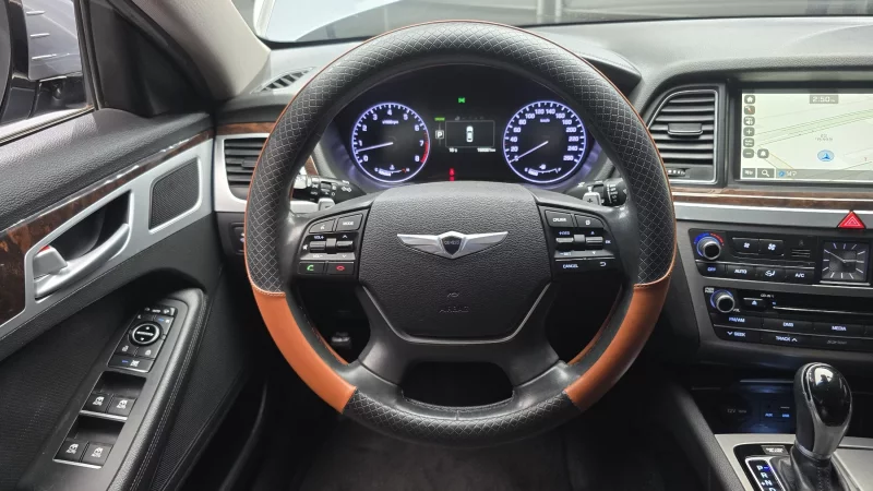 Hyundai Genesis