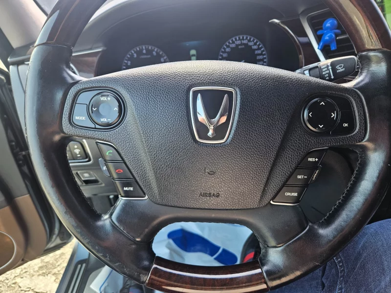 Hyundai Equus