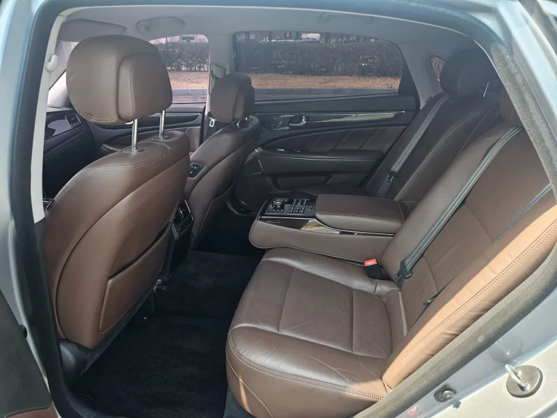 Hyundai Equus