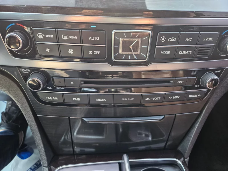 Hyundai Equus