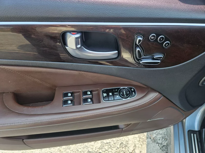Hyundai Equus