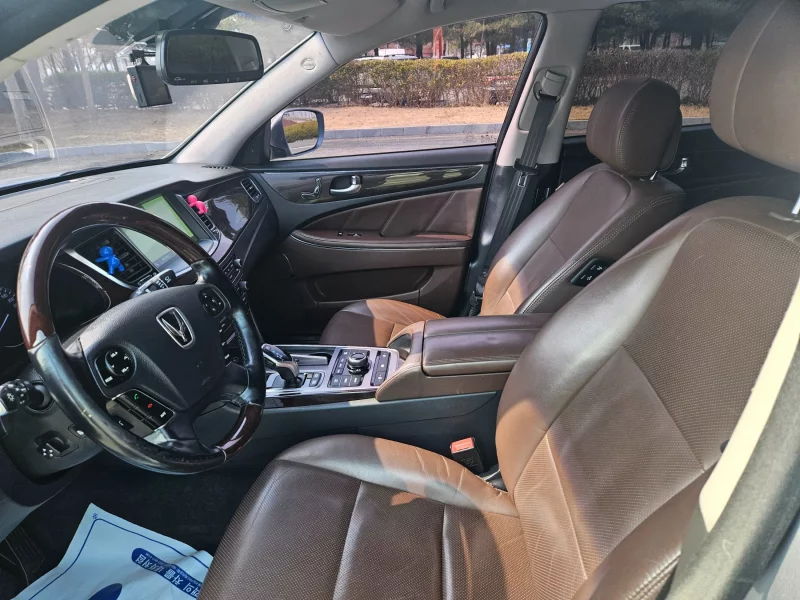 Hyundai Equus