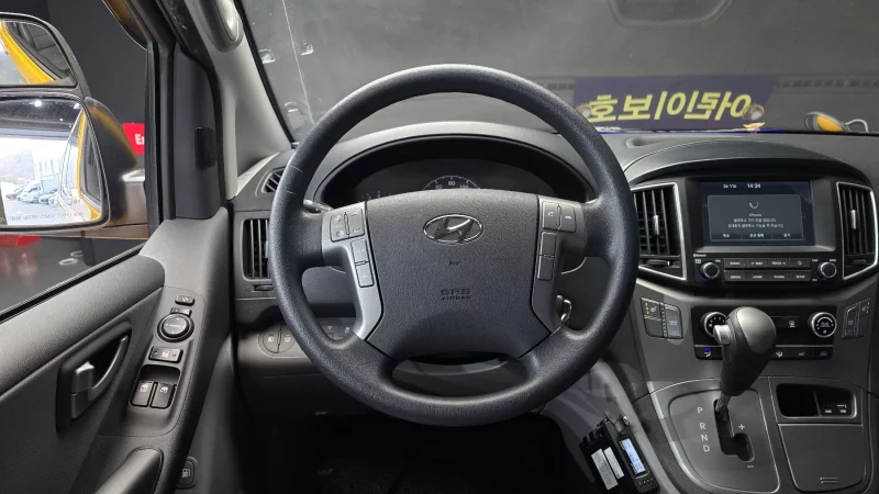 Hyundai Starex