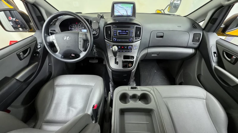 Hyundai Starex