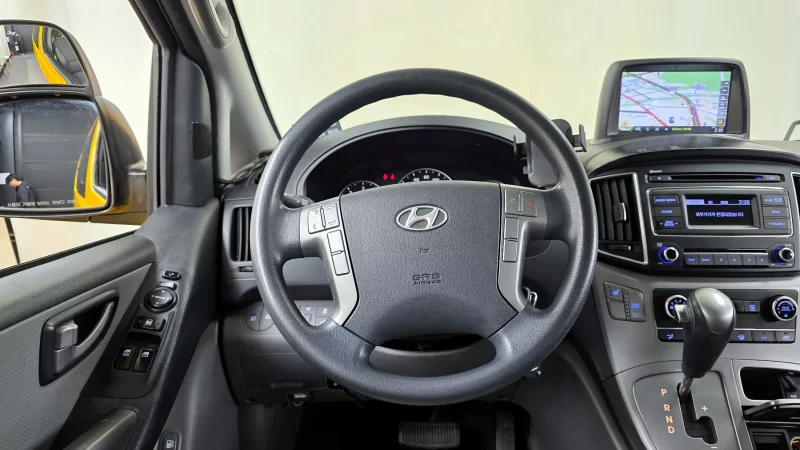 Hyundai Starex