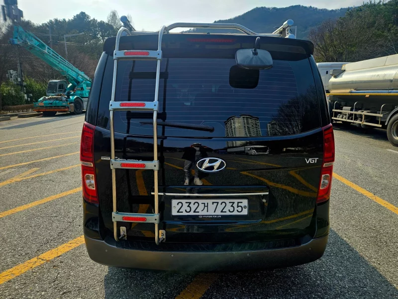 Hyundai Starex