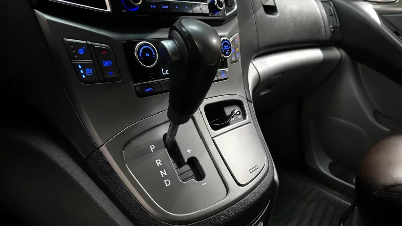 Hyundai Starex