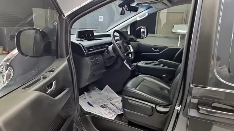 Hyundai Staria
