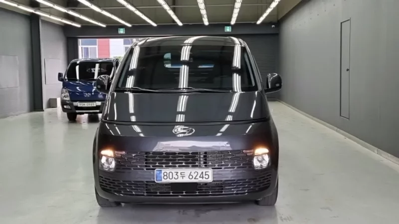 Hyundai Staria