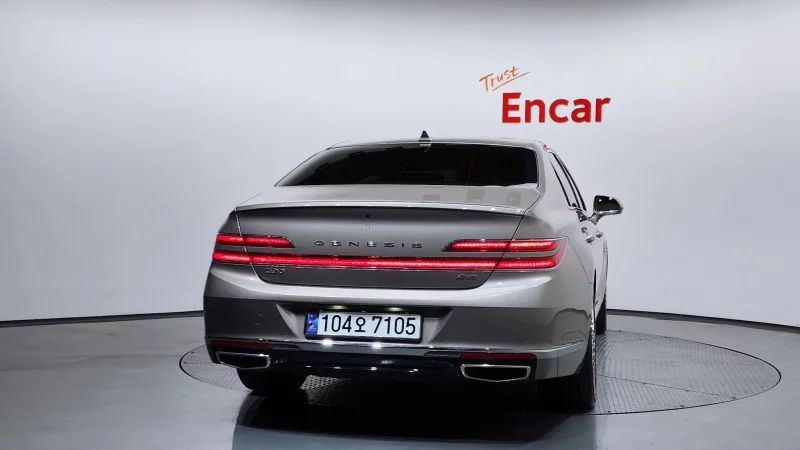 Genesis G90