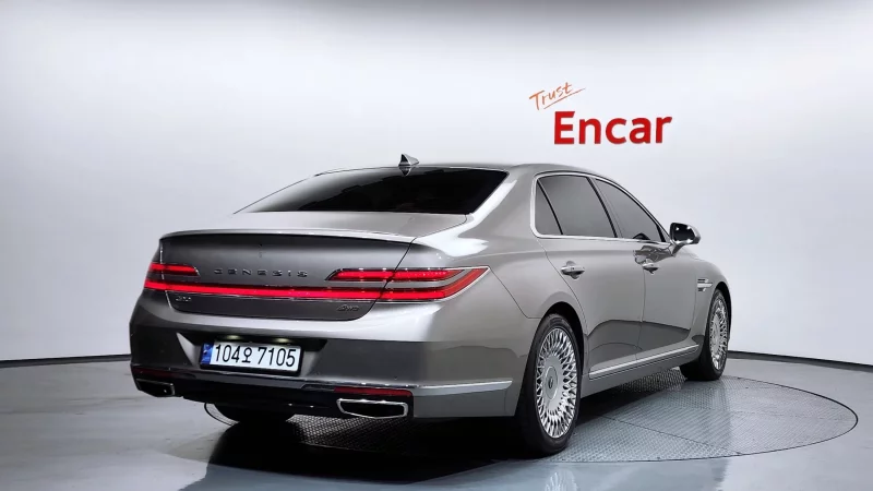 Genesis G90
