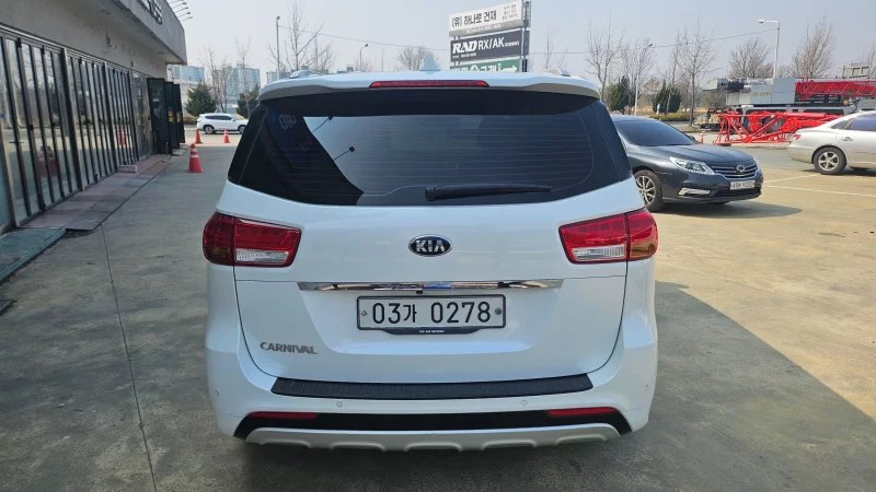 Kia Carnival