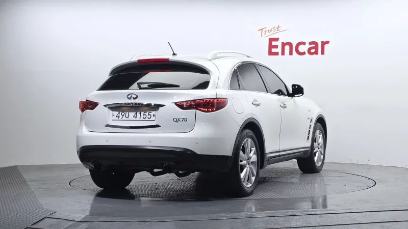 Infiniti QX70