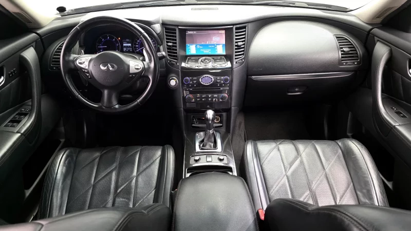 Infiniti QX70