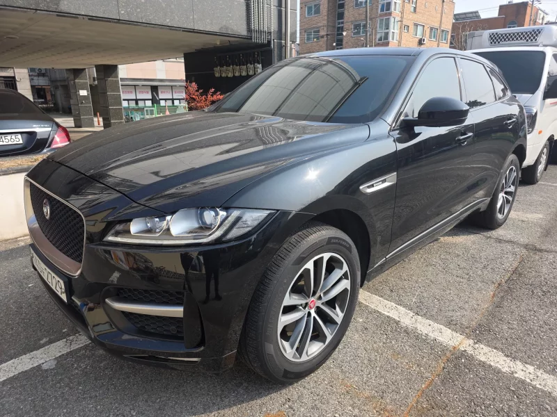 Jaguar F-PACE