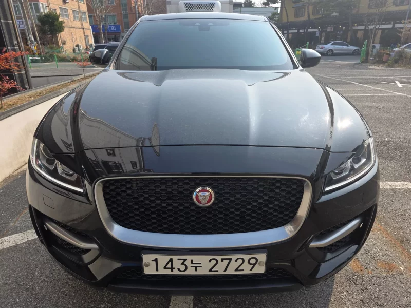 Jaguar F-PACE