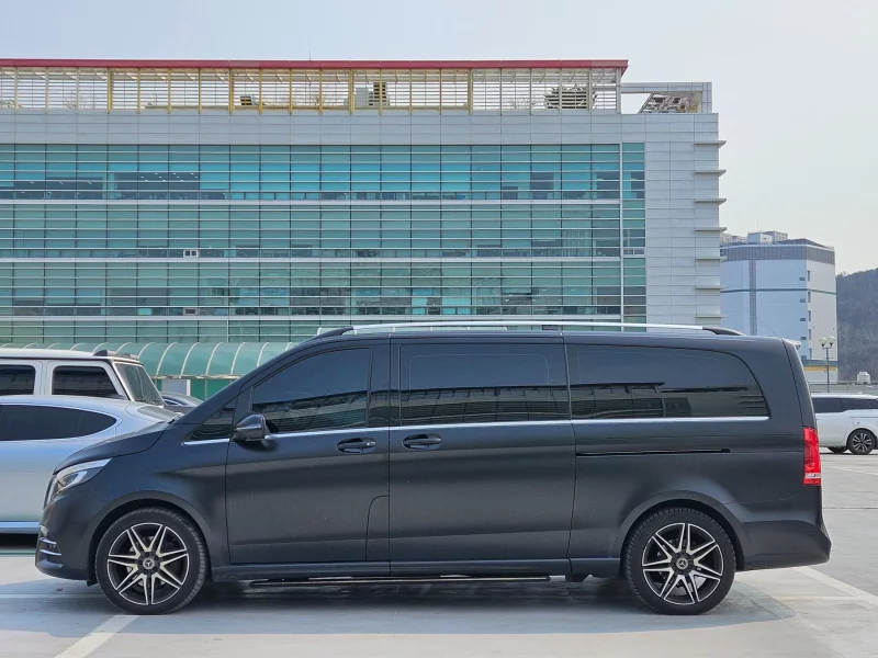 Mercedes-Benz V-Class