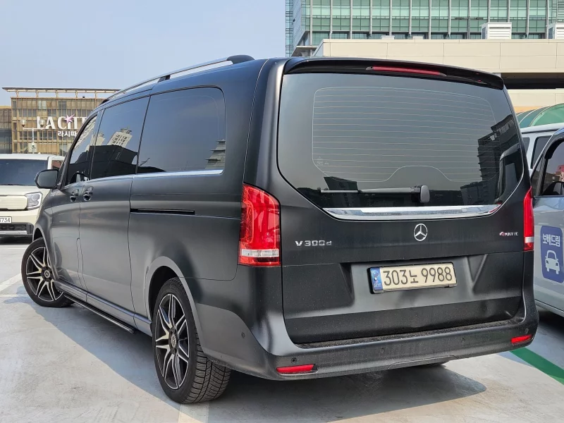 Mercedes-Benz V-Class