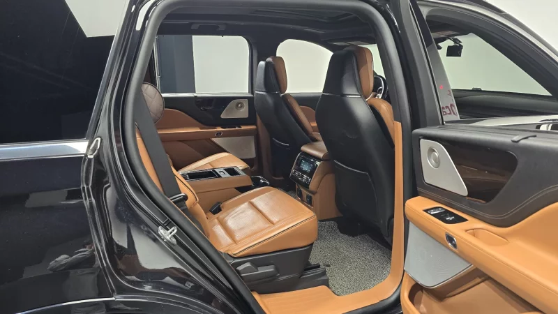 Lincoln AVIATOR
