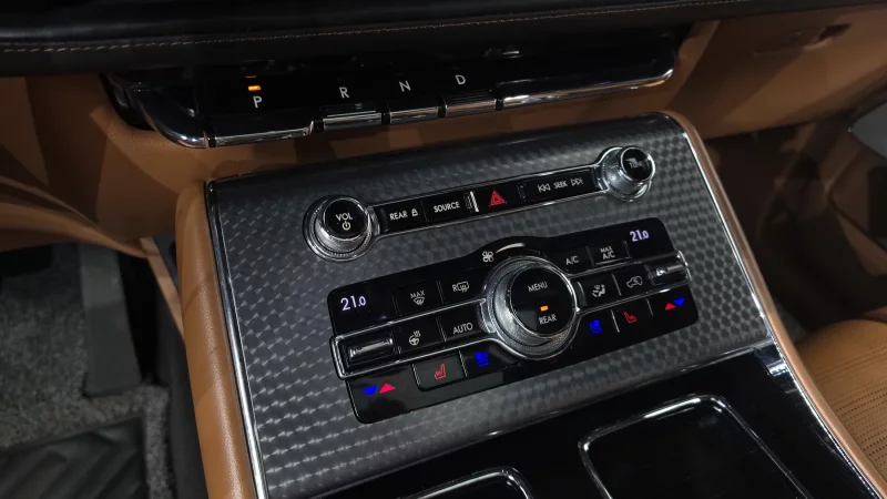 Lincoln AVIATOR
