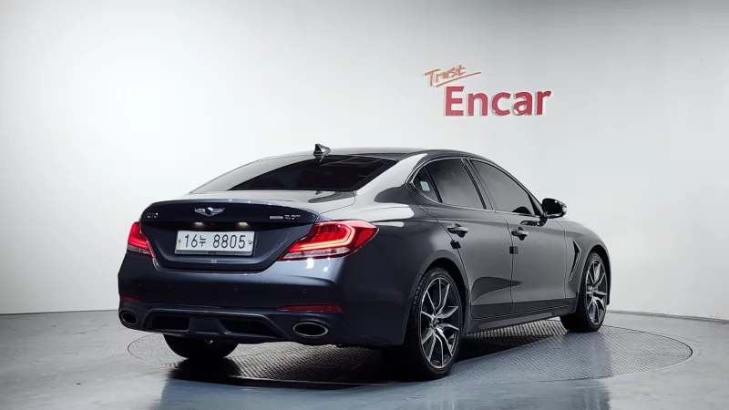 Genesis G70