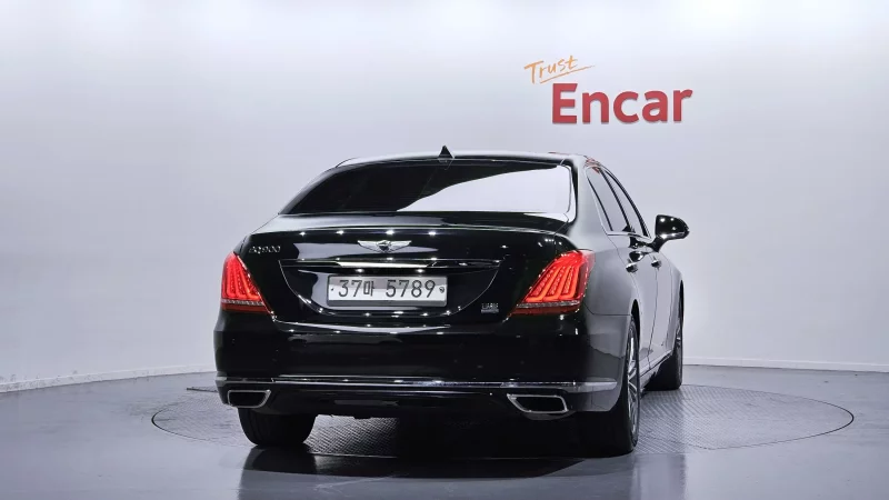 Genesis EQ900