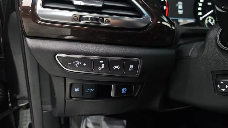 Genesis EQ900