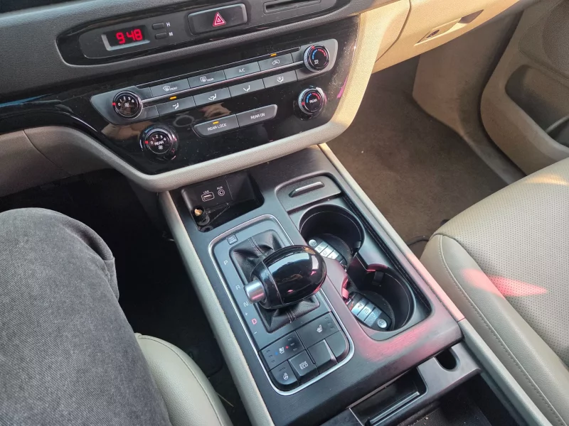 Kia Carnival