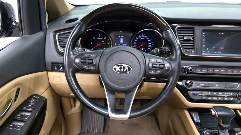 Kia Carnival