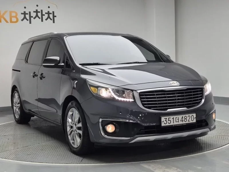 Kia Carnival