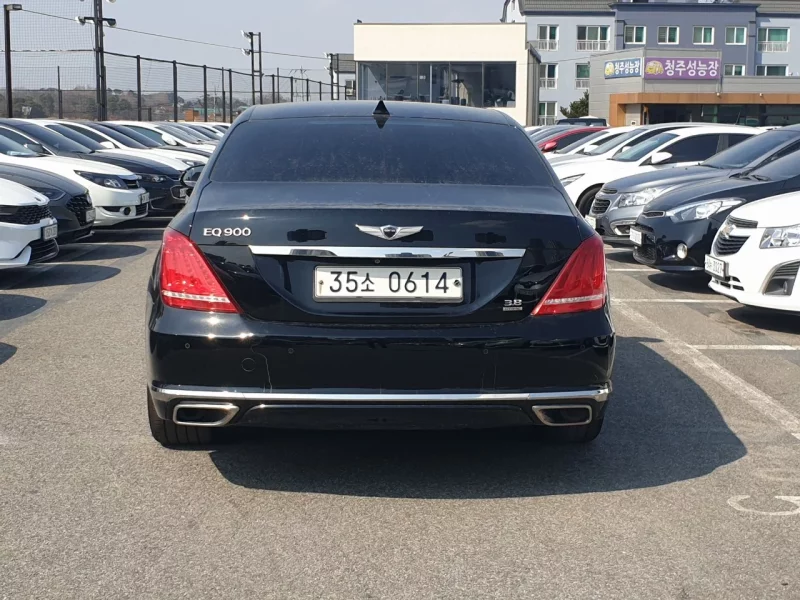 Genesis EQ900