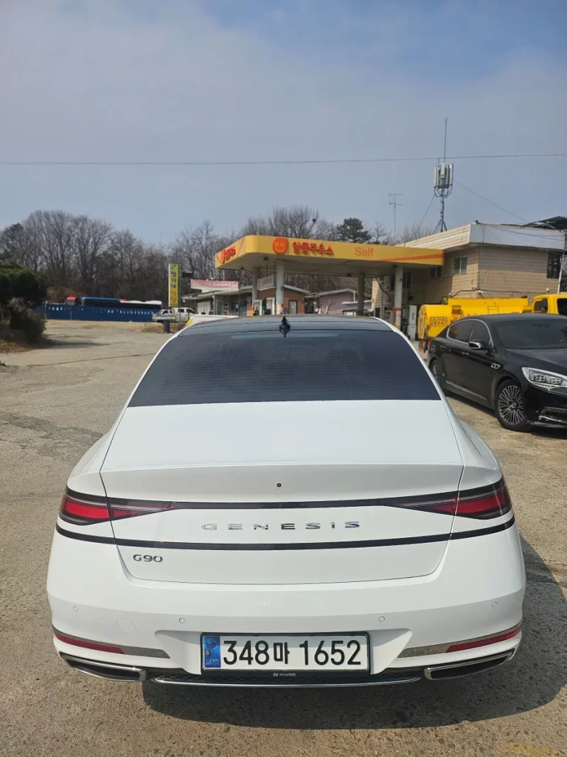 Genesis G90
