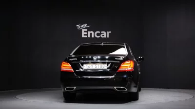Hyundai Equus