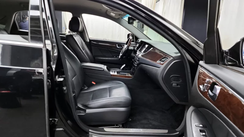 Hyundai Equus
