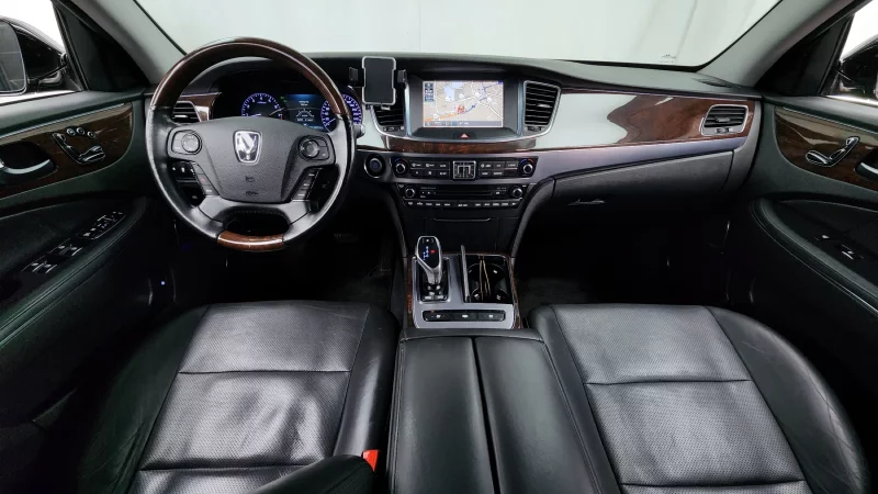 Hyundai Equus