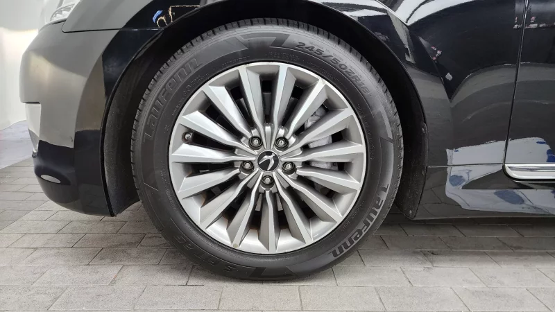 Hyundai Equus