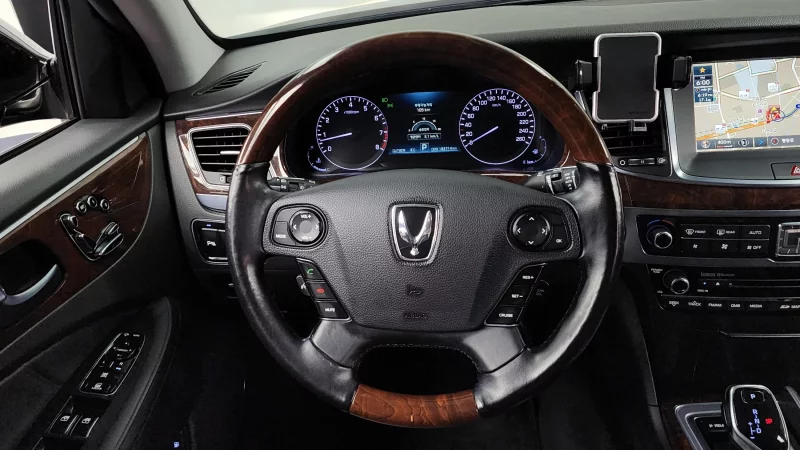Hyundai Equus