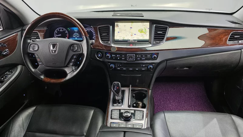 Hyundai Equus