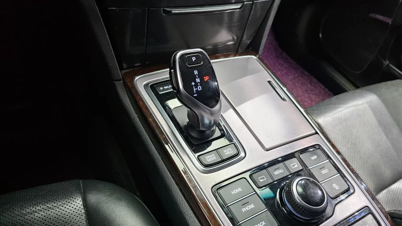 Hyundai Equus