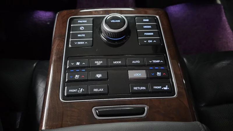 Hyundai Equus