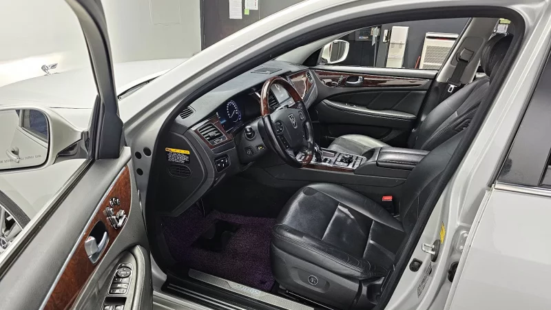 Hyundai Equus