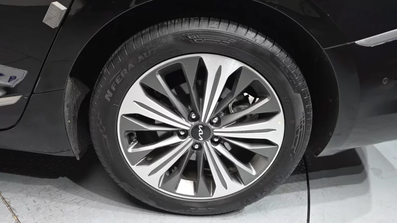 Kia K8
