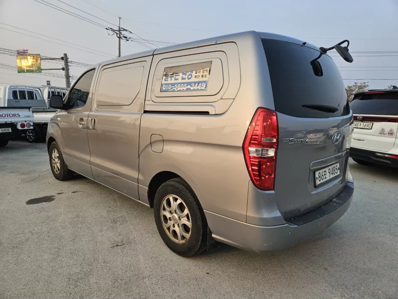 Hyundai Starex