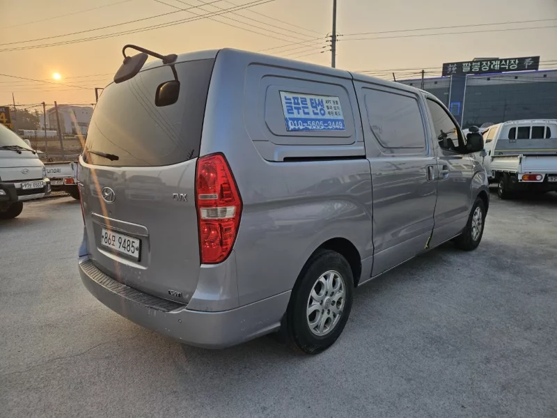 Hyundai Starex