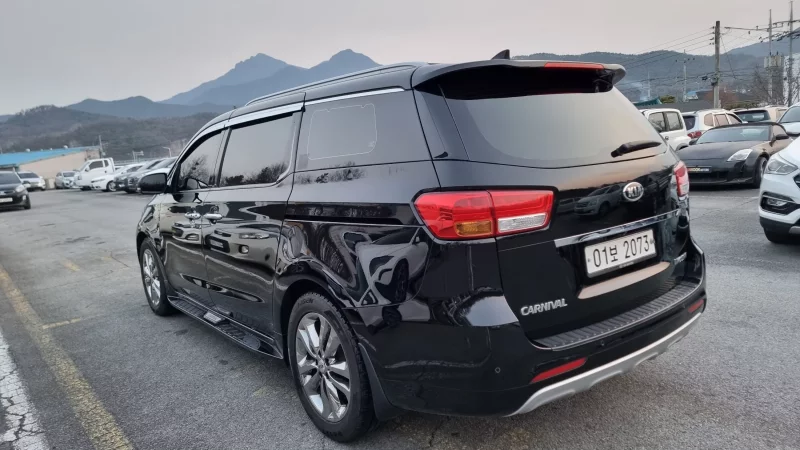 Kia Carnival