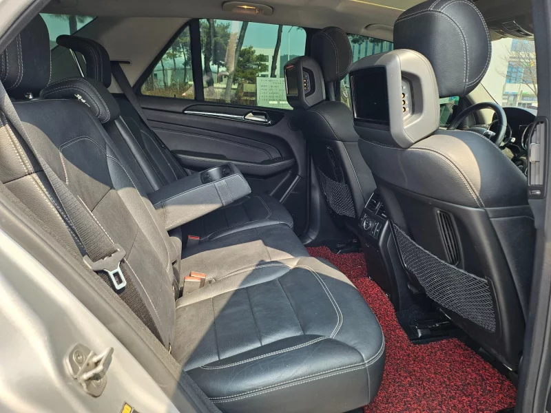 Mercedes-Benz M-class