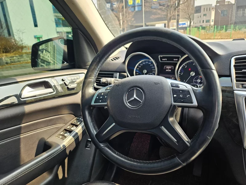 Mercedes-Benz M-class