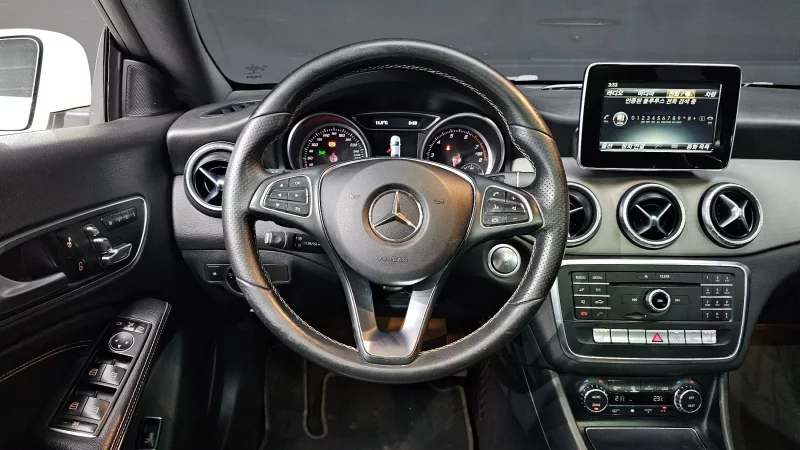 Mercedes-Benz CLA-Class