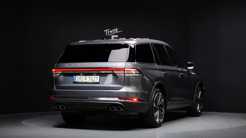 Lincoln AVIATOR