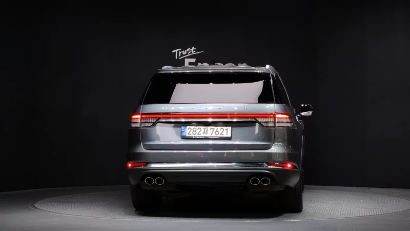 Lincoln AVIATOR